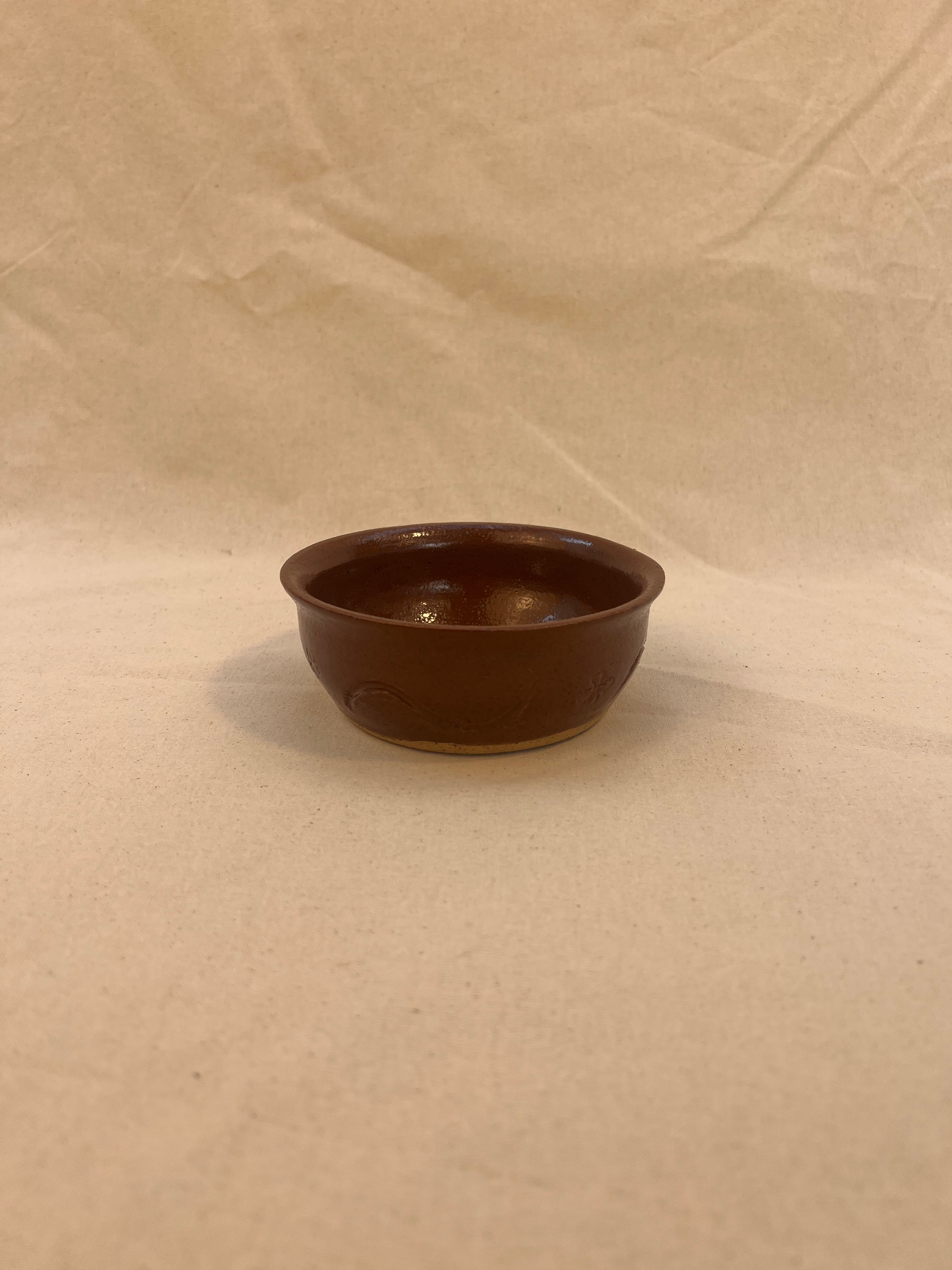 carved plant pot image 3
